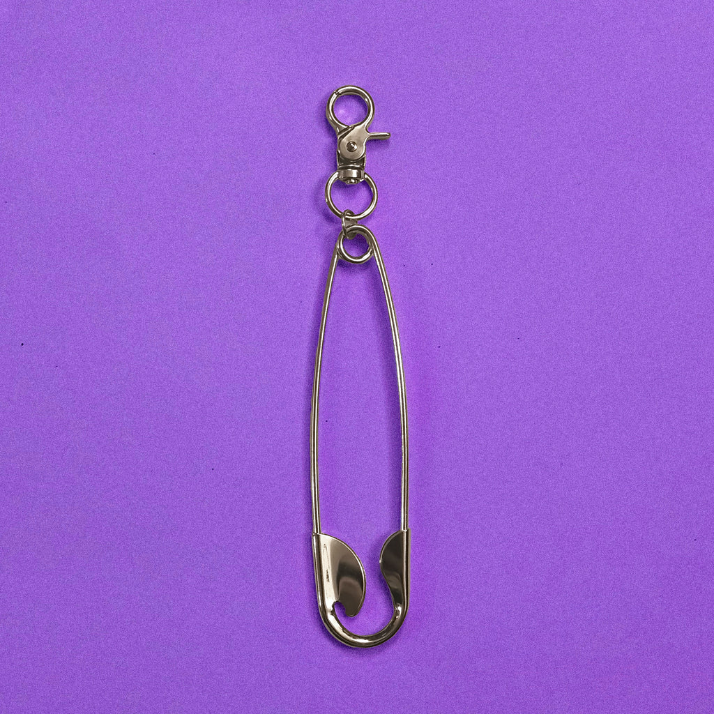 GIANT SAFETY PIN