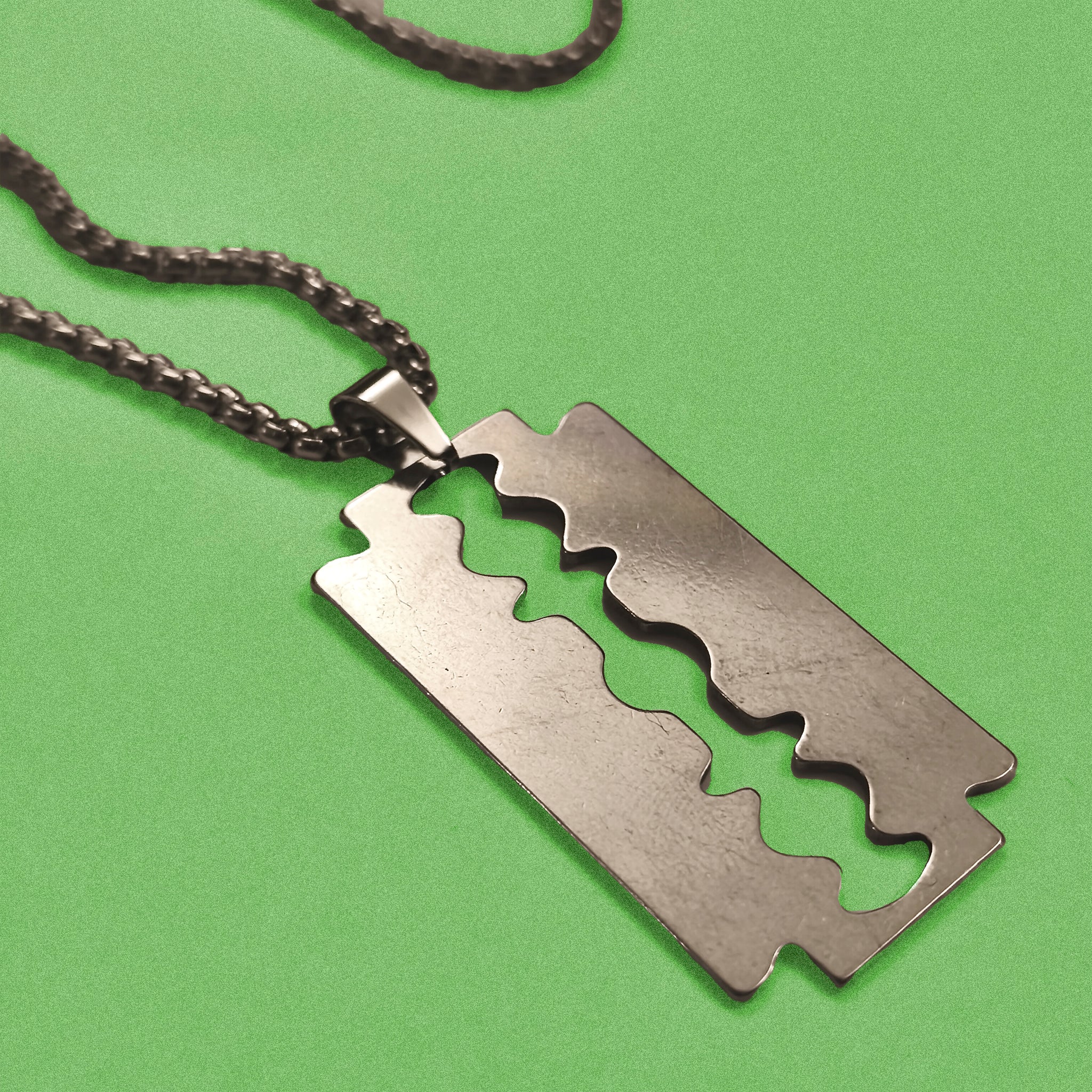 BLADE NECKLACE