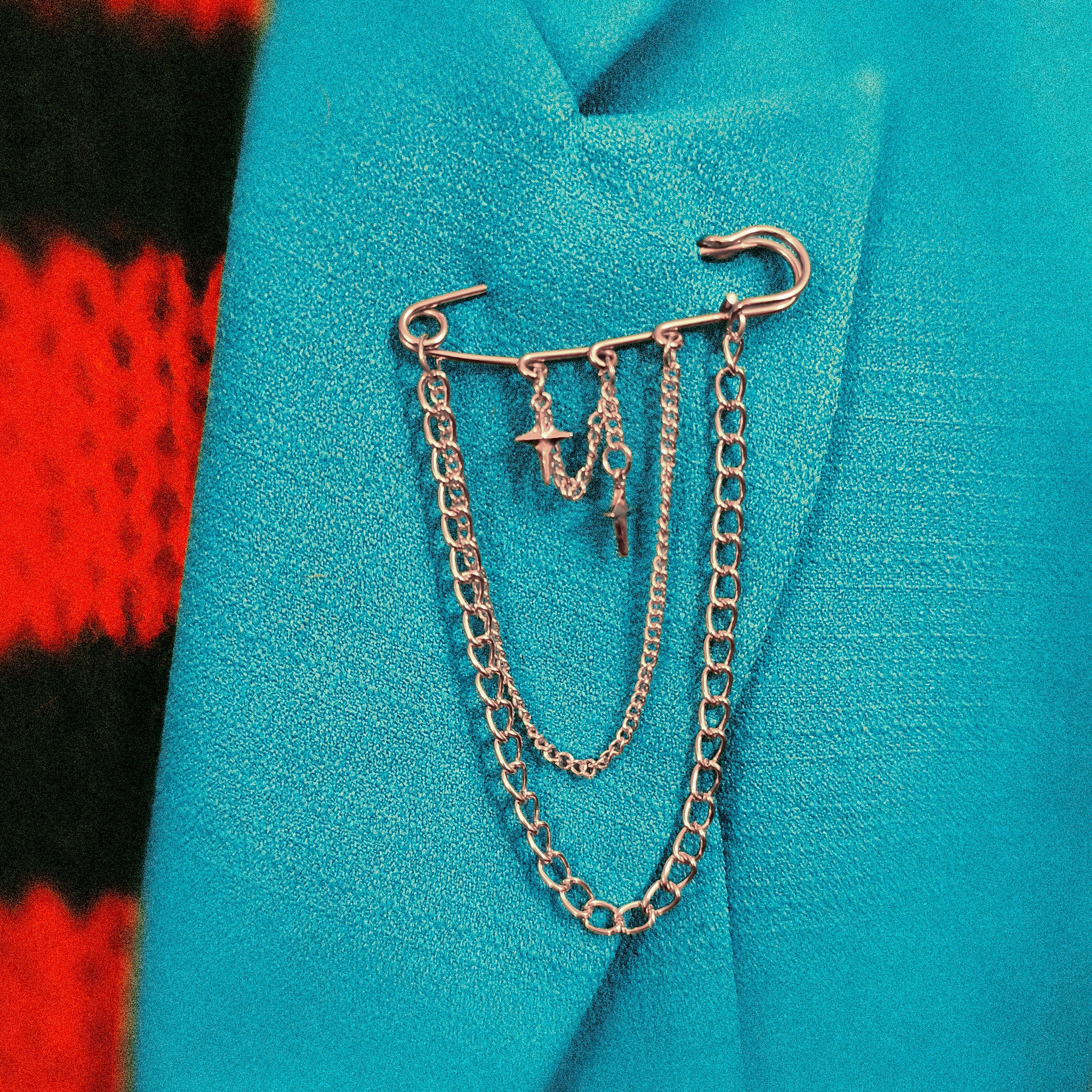 IMPERDIBLE CON CADENAS